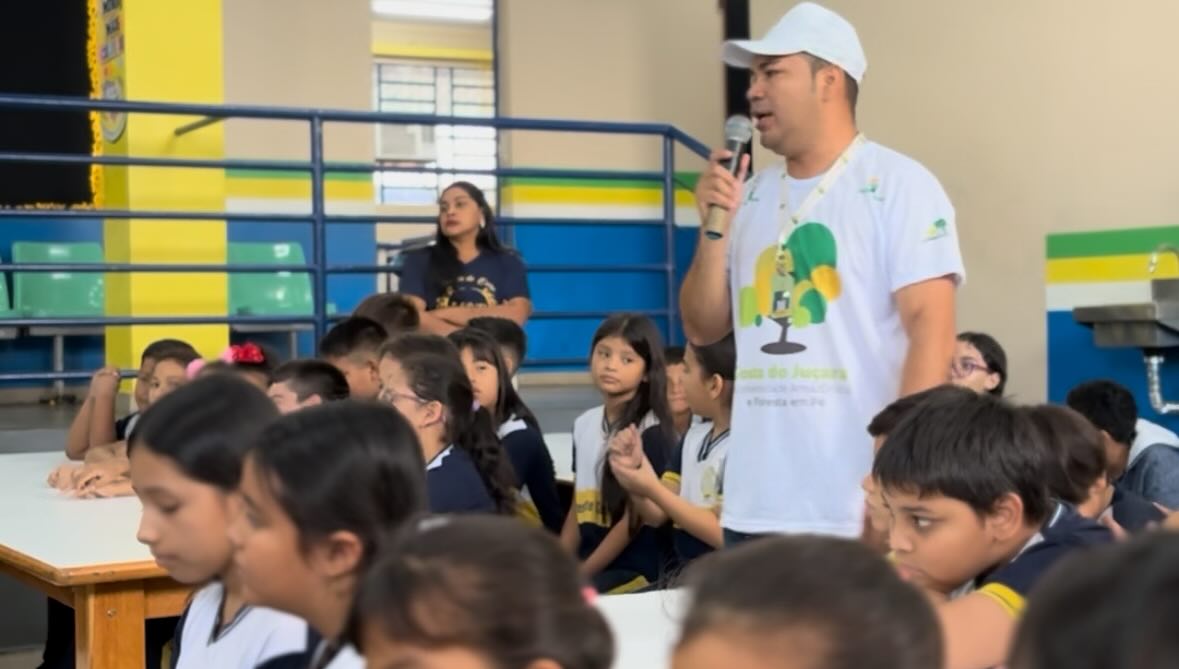 : Crianças participam de ação de educação ambiental promovida pelo projeto Costa do Juçara